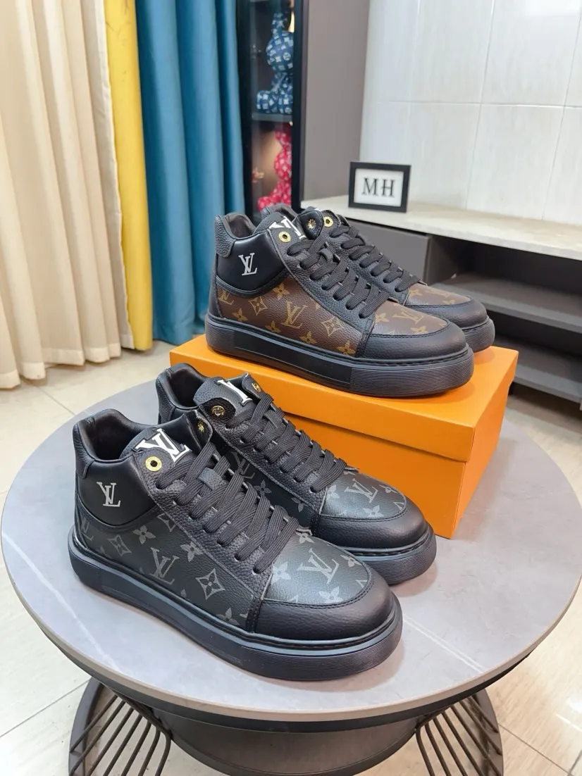 Ex-factory price 438🌹🌹【LOUIS VUITTON】Same style on Louis Vuitton* official website🚹Men's high-top casual shoes❤️Same style as popular celebrities and big names ~ Best-selling at home and abroad Lv focuses on the checkerboard series...Imported first-layer cowhide with special fabrics➕Full sheepskin lining➕Brand-specific hollow outsole💎Produced by OEM The highest version🔍🔍Number of codes: 38-44,